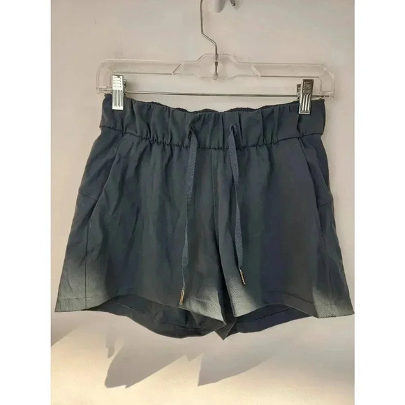Lululemon On The Fly Shorts 2.5 Inch Inseam Blue Gray Size 4